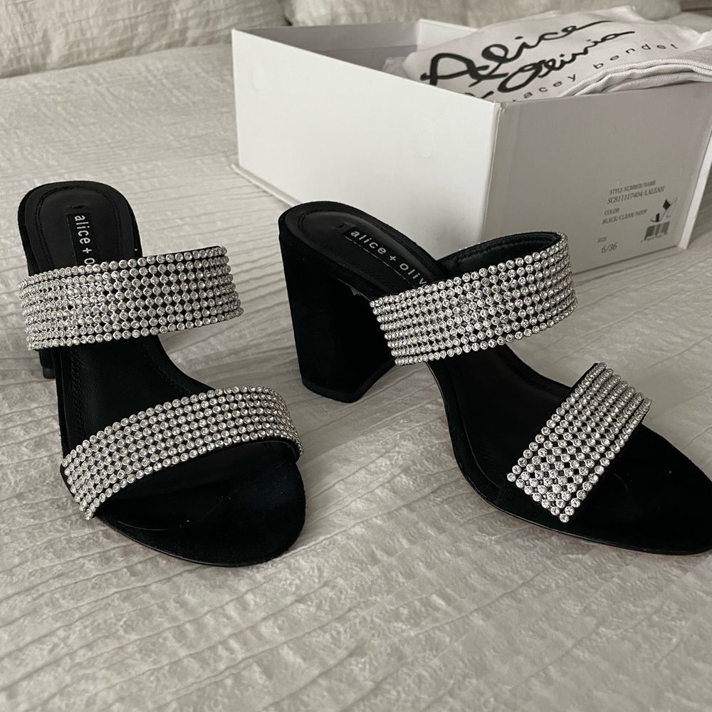 NEVER WORN  Alice + Olivia Rhinestone mules!